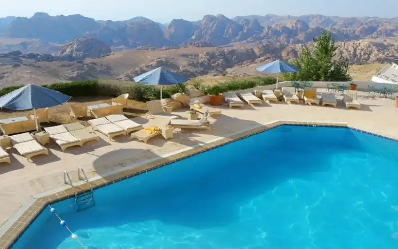 إغلاق 5 فنادق في البترا مؤقتا