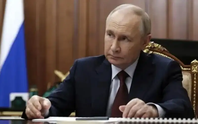 هل رفض بوتين منصب الرئاسة؟