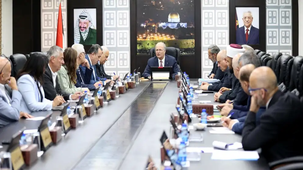 الحكومة الفلسطينية: قد نلجأ لإيقاف مؤقت