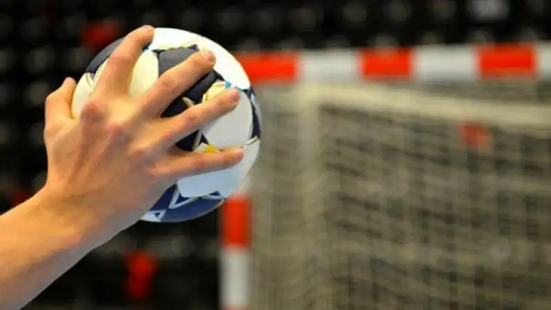 المنتخب الوطني للكرة الطائرة يلتقي الإمارات