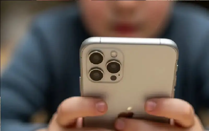 إطلاق آيفون للأطفال من دون إنترنت