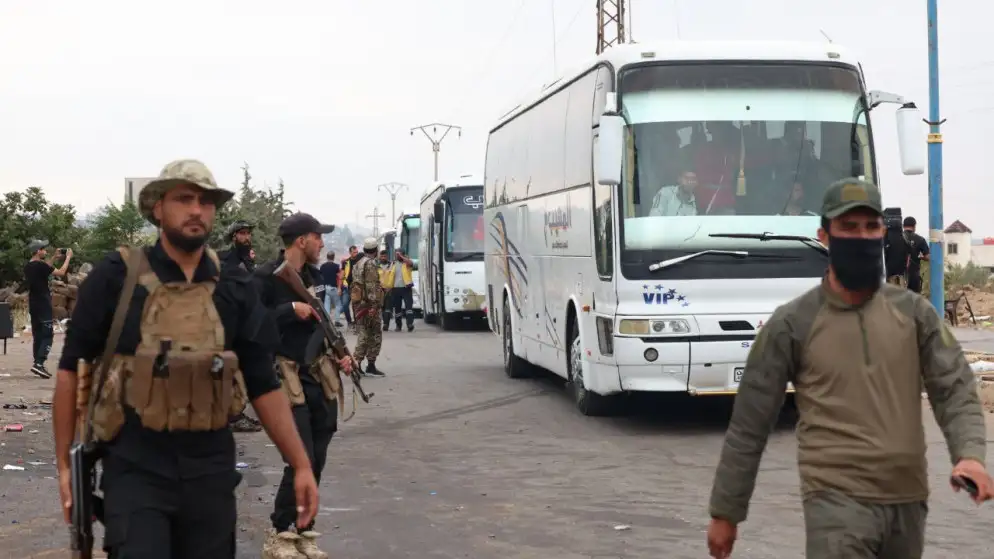 دمشق: خروج عائلات محتجزة من داخل