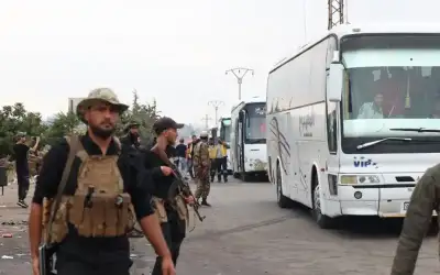 دمشق: خروج عائلات محتجزة من داخل