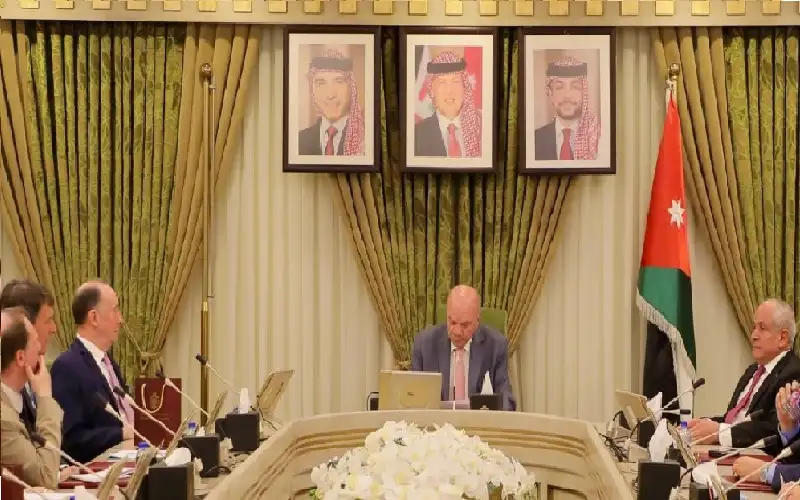 رئيس الأعيان يدعو لعمل برلماني دولي