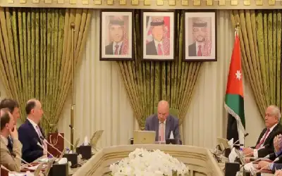رئيس الأعيان يدعو لعمل برلماني دولي