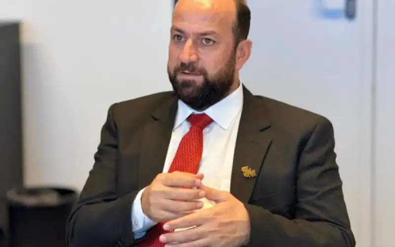 وزير الإعلام السوري: 300 ألف حساب