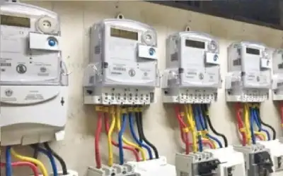 الكهرباء تنفي رهن عقارات مقابل منح