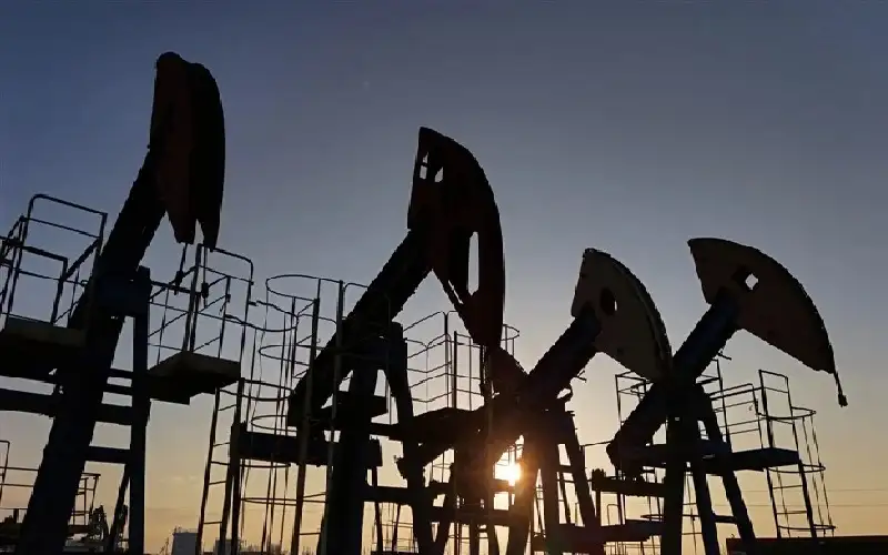 النفط يصعد وسط تفاؤل بانحسار التوتر