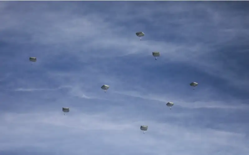 الإمارات ستستأنف عمليات إسقاط المساعدات جوا