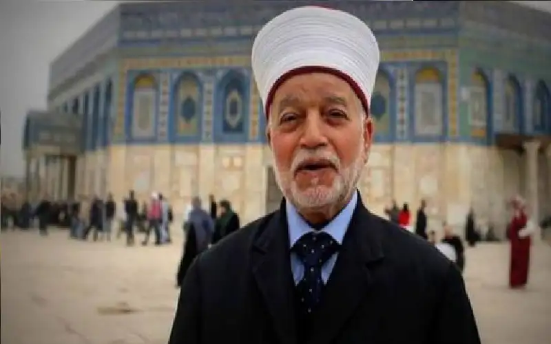 طلب ابعاد خطيب الاقصى عن المسجد