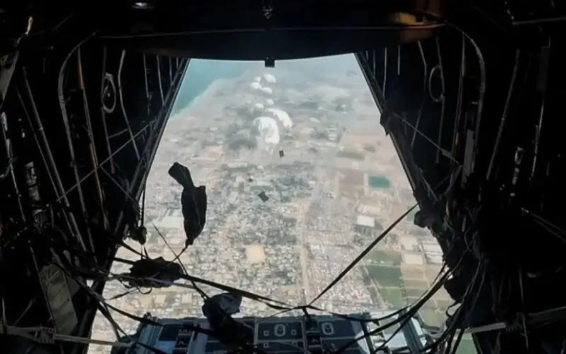 تفاصيل الإنزال الجوي الأردني على غزة