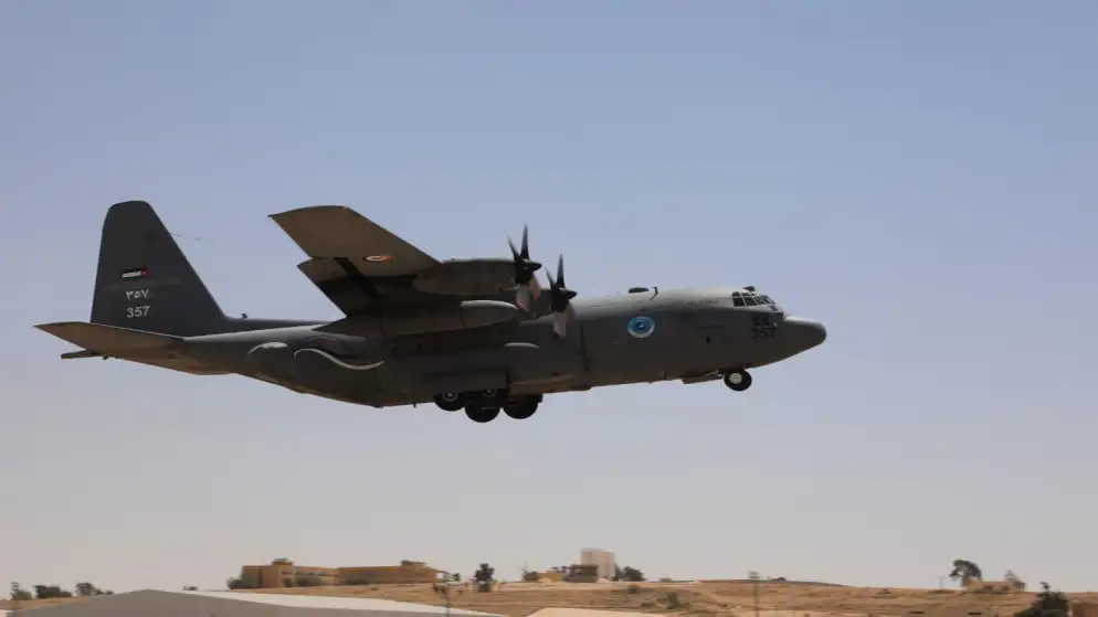 الأردن ينفذ إنزالا جويا لمساعدات على