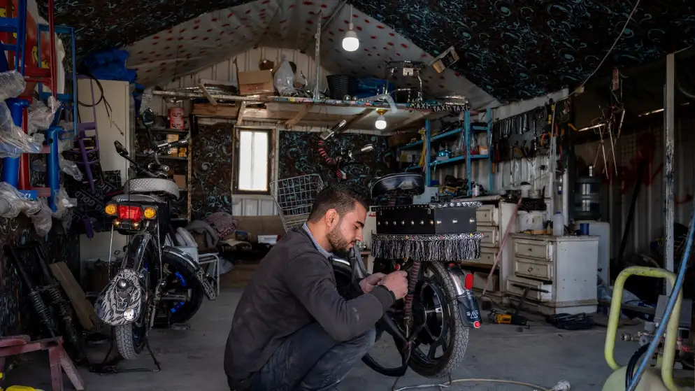 أكثر من 32 ألف تصريح عمل