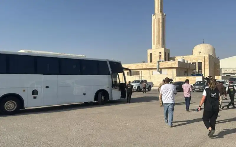 وصول الدفعة الثامنة من الأطفال المرضى