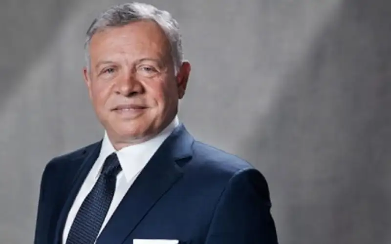 الملك يشدد على استمرار الأردن بإيصال