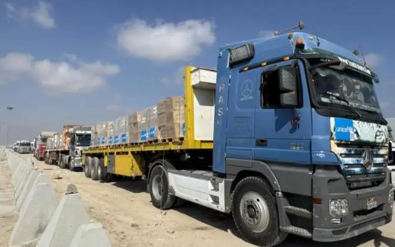 نحو 6000 شاحنة محملة بالمساعدات الغذائية