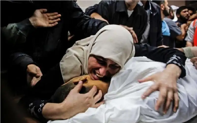 21 شهيدا بينهم 12 من منتظري