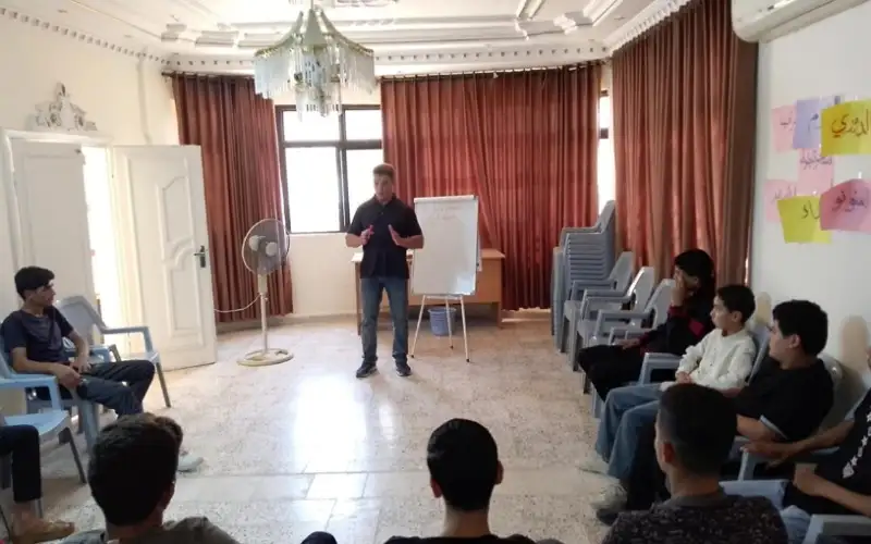 اختتام دورة تدريبية في اللغة الإنجليزية