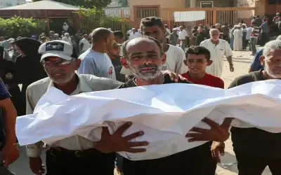 18 شهيدا أغلبهم من منتظري المساعدات