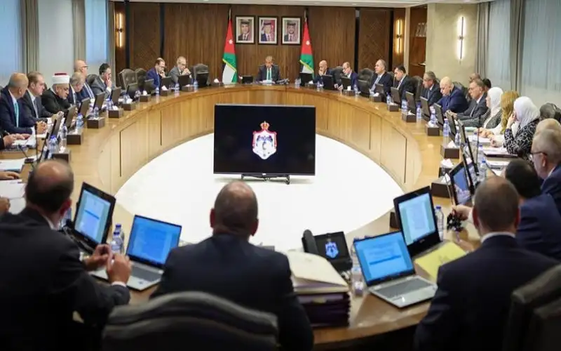 5 قرارات حكومية جديدة لضبط النفقات