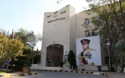 وزير الداخلية يوعز بالإفراج عن 572