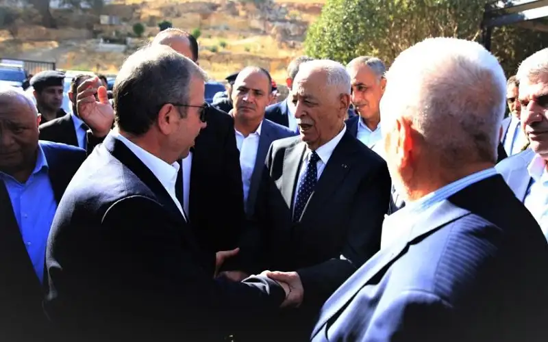 مندوبا عن الملك وولي العهد ..