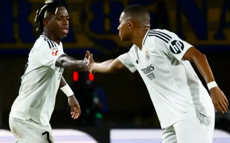 صفعة لفينسيوس .. ألونسو يغير قرار