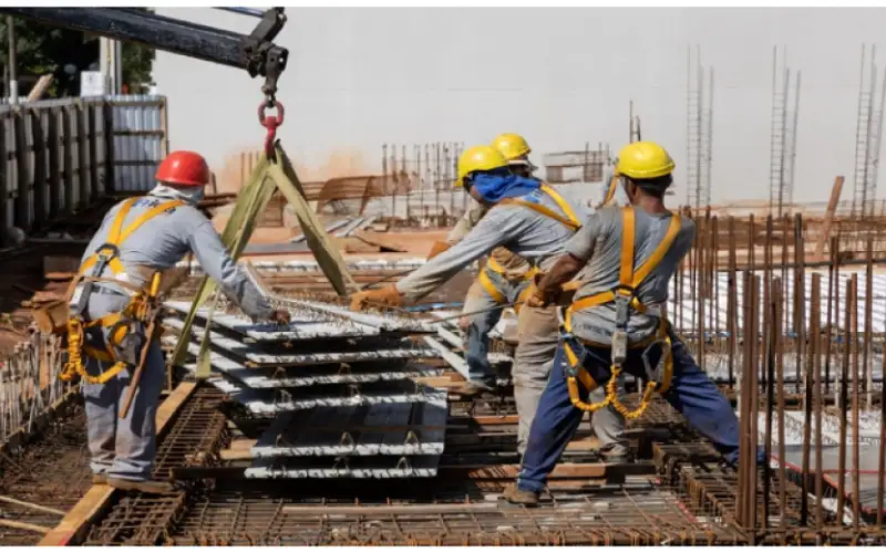 وزارة العمل تعلن استعدادها لتصويب أوضاع