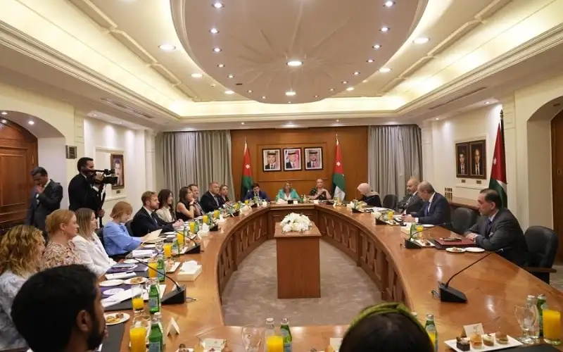 الصفدي: ضرورة فتح كل المعابر مع