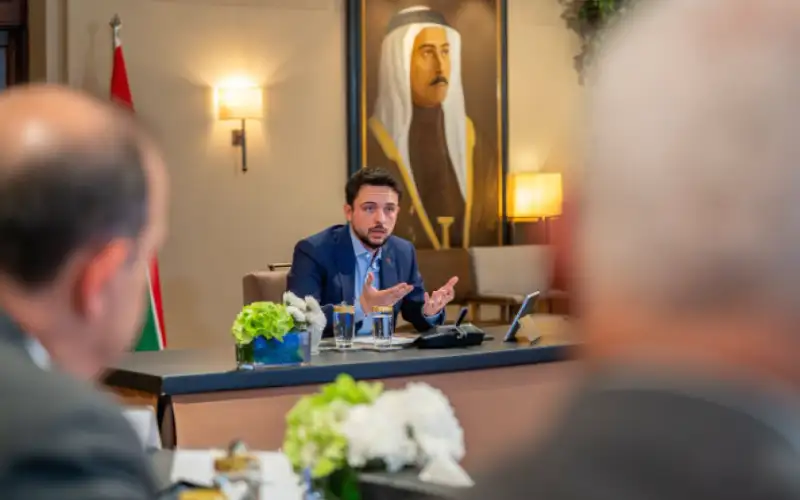 ولي العهد يؤكد أهمية التوسع في