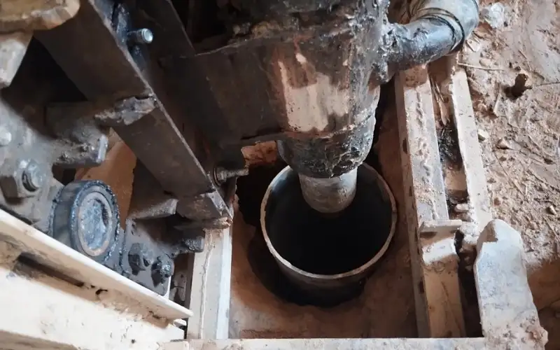 ضبط حفارة إلكترونية أثناء حفر بئر