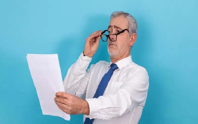 قطرة جديدة لعلاج طول النظر الشيخوخي