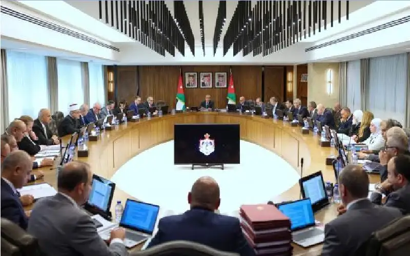 الوزراء المغادرون لحكومة حسان (اسماء)