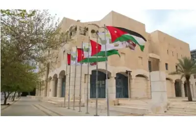 أمانة عمان تنذر 29 موظفا بالفصل