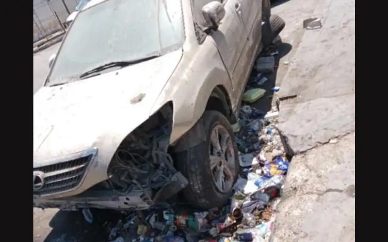 بلدية إربد تمهل مالكي هياكل المركبات