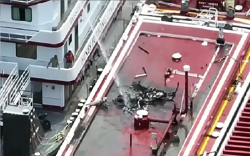 سقوط مروحية في نهر المسيسيبي يودي