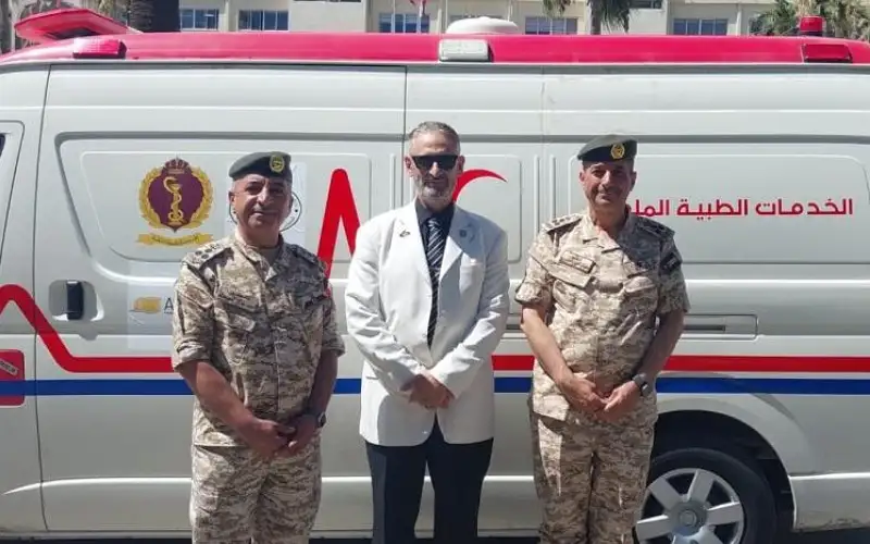 القوات المسلحة تتسلم سيارات إسعاف من