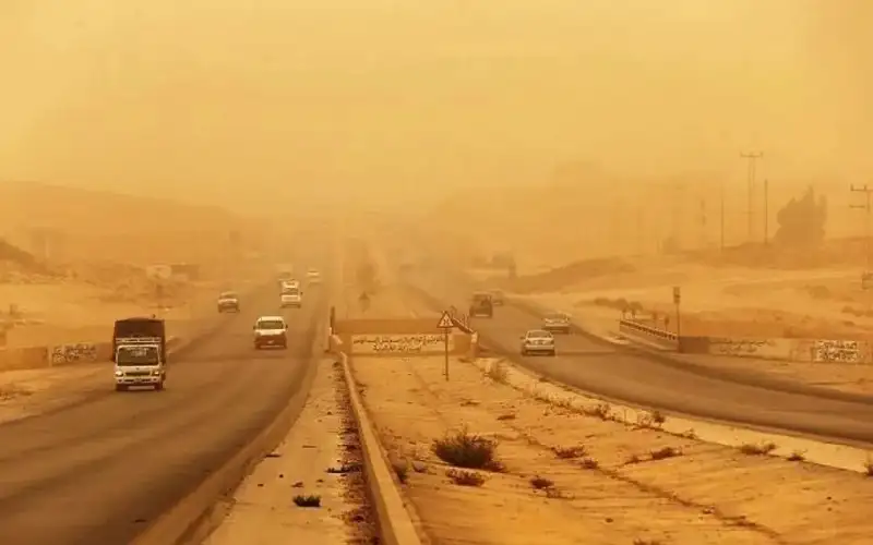 اغلاق الطريق الصحراوي بالاتجاهين