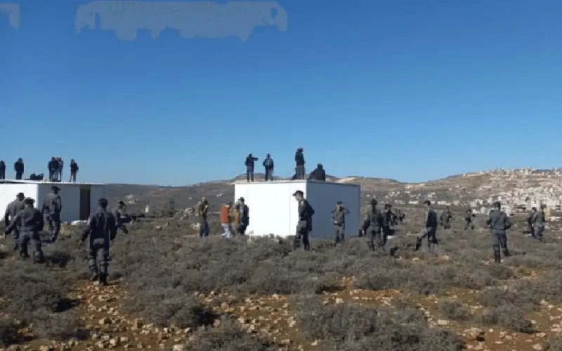 مستوطنون يقيمون بؤرة استيطانية جديدة شمال