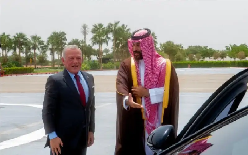 الملك يعود إلى أرض الوطن بعد