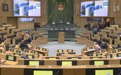 انقسام داخل حزب بعد نيته ترشيح