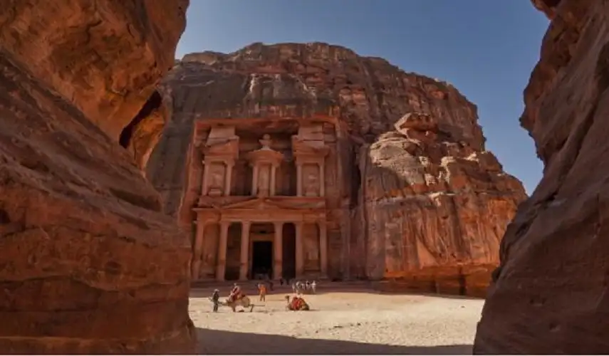 وزير السياحة: ربط المثلث الذهبي العقبة،