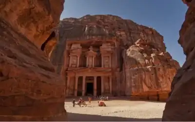 وزير السياحة: ربط المثلث الذهبي العقبة،