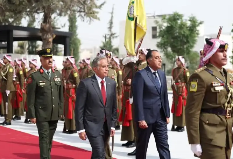 حسان يستقبل مدبولي ويترأسان اللجنة العليا