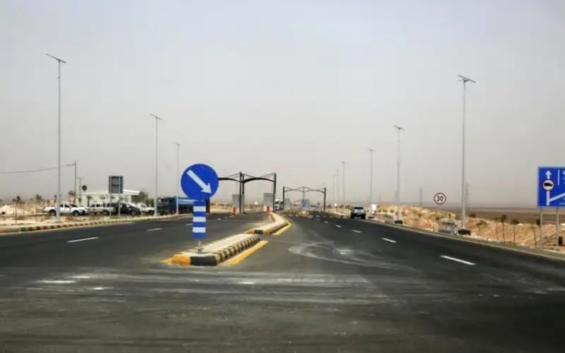 وزير الأشغال يتفقد طريق ستاد كرة