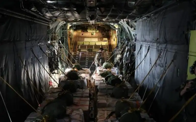 153 إنزالا أردنيا لغزة منذ يوليو