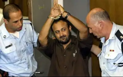 بن غفير يقتحم زنزانة الأسير القيادي