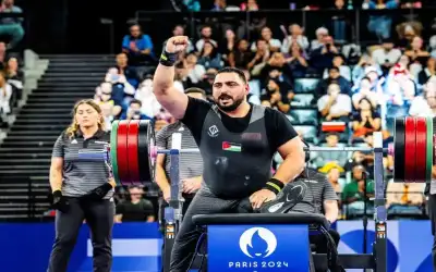 خطاب يحصل على جائزة أفضل لاعب