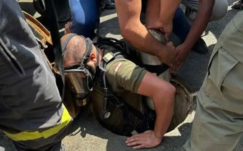 انقطاع الأكسجين يقتل 3 عمال داخل