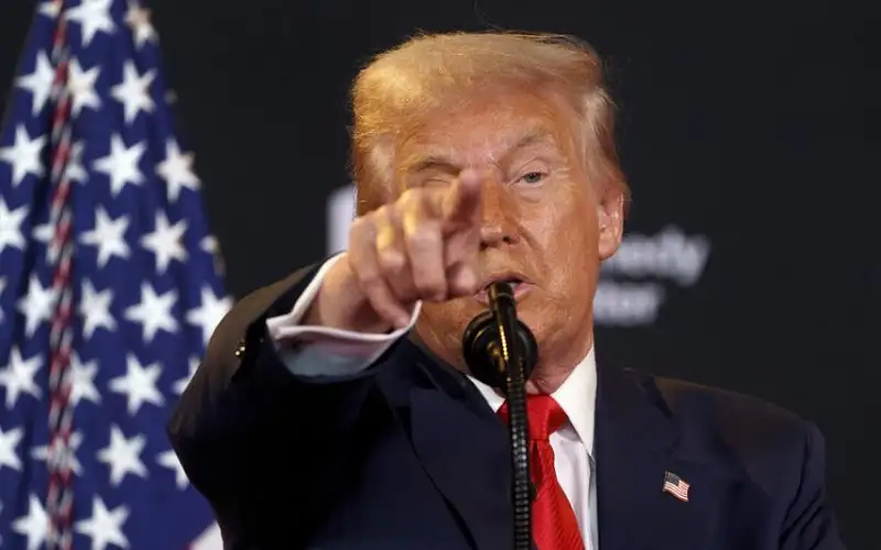 دعوى قضائية لوقف سيطرة ترامب على